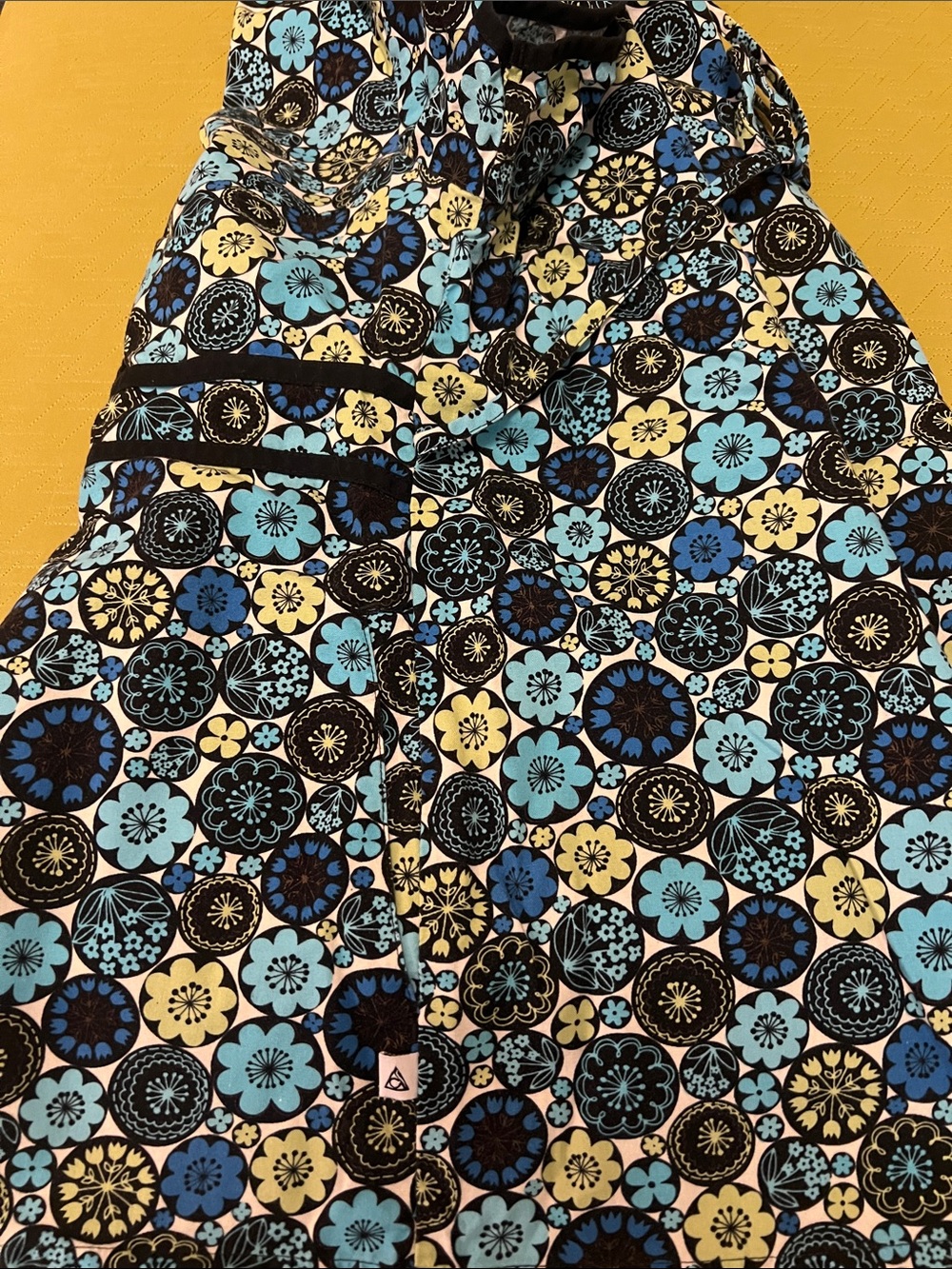 Cherokee Women’s Blue &Black Floral Wrap-Front Scrub Top - Picture 5 of 6